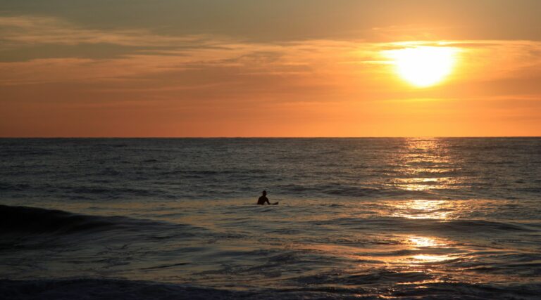 Night Surfing in San Diego: A Thrilling Experience